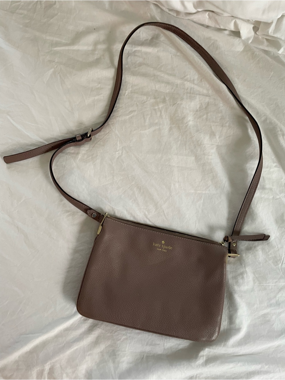 kate spade taupe pebbled leather messenger crossbody